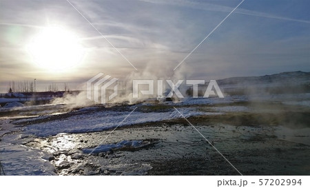 アイスランド ストロックル間欠泉 57202994