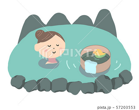 山と露天風呂とアヒルの玩具と風呂桶とリラックスして入浴する女性 57203553