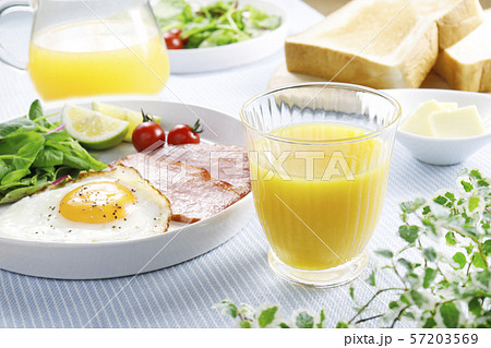 パンの朝食 パンの朝食 57203569