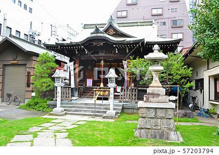 台東区竜泉にある千束稲荷神社 57203794