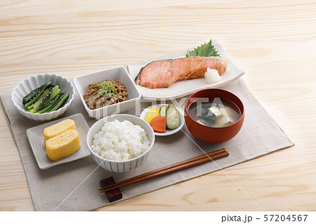 和食の朝ごはん 和食の朝ごはん 57204567