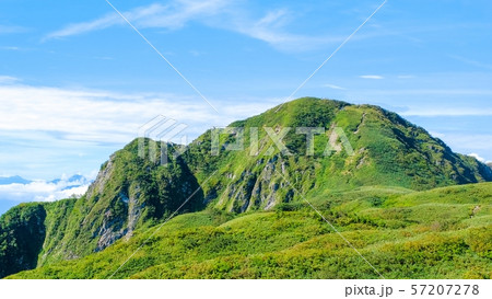 雨飾山登山 （笹平と雨飾山） 57207278