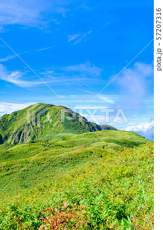 雨飾山登山 (笹平と雨飾山) 雨飾山登山 (笹平と雨飾山) 57207316