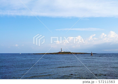 【青森県】本州最北端の地・大間崎・大間埼灯台（下北半島国定公園） 57211563