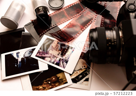 フィルムカメラとネガ フィルムカメラとネガ 57212223