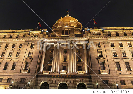 上海　外灘の夜景 57213553