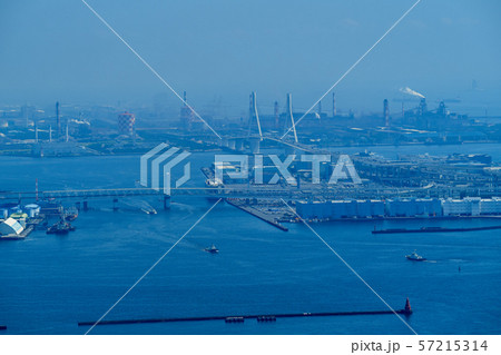 横浜港と大黒ふ頭 57215314