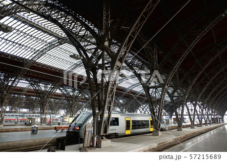 ドイツ　ライプツィヒ中央駅 57215689