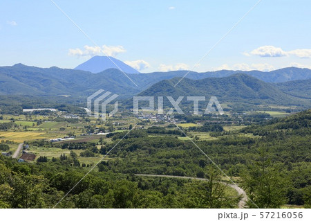 冷水峠(カルデラ展望所)から見る赤井川村と羊蹄山 冷水峠(カルデラ展望所)から見る赤井川村と羊蹄山 57216056