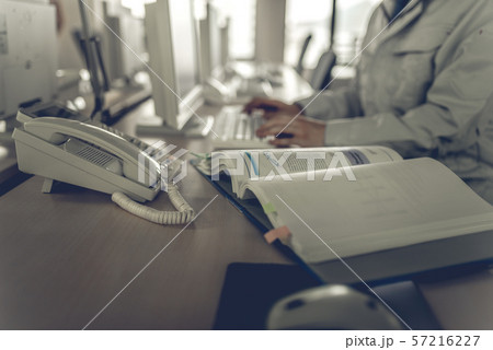 ビジネスシーン ビジネスシーン 57216227