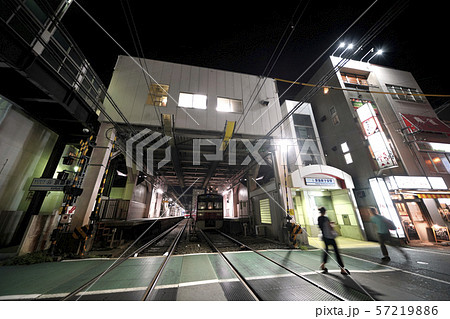 日本の横浜都市景観 京急電鉄 運休の京急新子安駅を望む(5日の京急踏切衝突事故で運休)=6日 日本の横浜都市景観 京急電鉄 運休の京急新子安駅を望む(5日の京急踏切衝突事故で運休)=6日 57219886