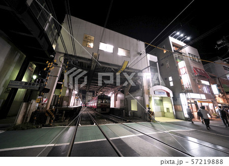 日本の横浜都市景観 京急電鉄 運休の京急新子安駅を望む(5日の京急踏切衝突事故で運休)=6日 日本の横浜都市景観 京急電鉄 運休の京急新子安駅を望む(5日の京急踏切衝突事故で運休)=6日 57219888