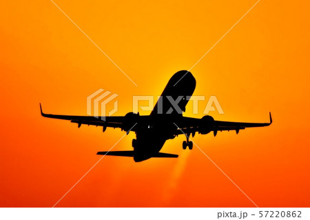 最高に美しい夕焼け飛行機　The most beautiful sunset airplane 57220862