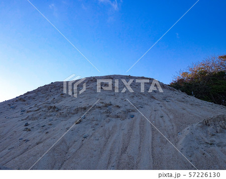 大きな砂山と、砂紋 風紋 大きな砂山と、砂紋 風紋 57226130