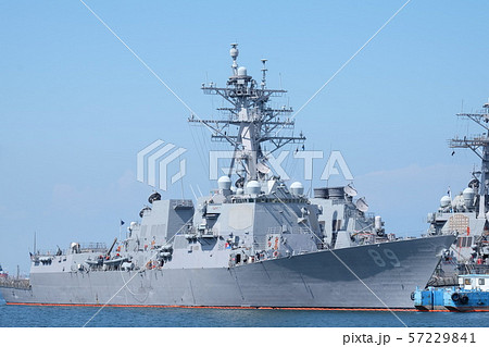 横須賀基地に停泊するミサイル駆逐艦マスティン 横須賀基地に停泊するミサイル駆逐艦マスティン 57229841