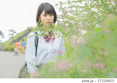 真顔の女子高生 真顔の女子高生 57229953