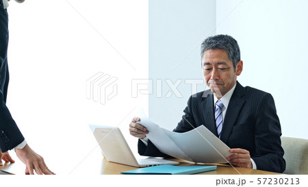 上司と部下 57230213
