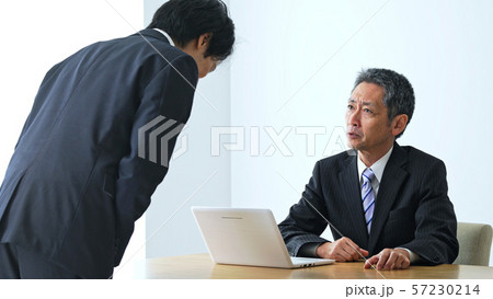上司と部下 57230214