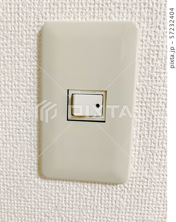 電気のスイッチ 57232404
