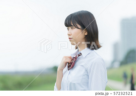 真顔の女子高生 真顔の女子高生 57232521