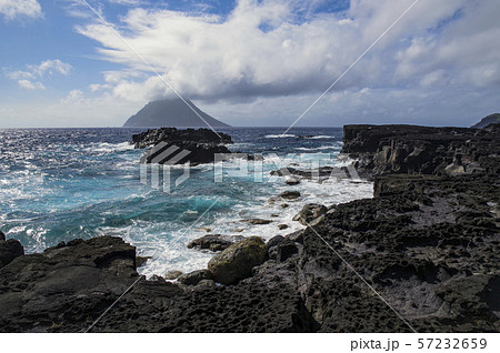南原千畳敷から見る八丈小島 南原千畳敷から見る八丈小島 57232659