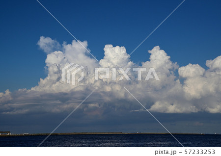 東扇島公園からの夏の終わりの積乱雲 57233253