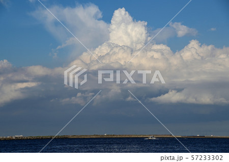 東扇島公園からの夏の終わりの積乱雲 57233302