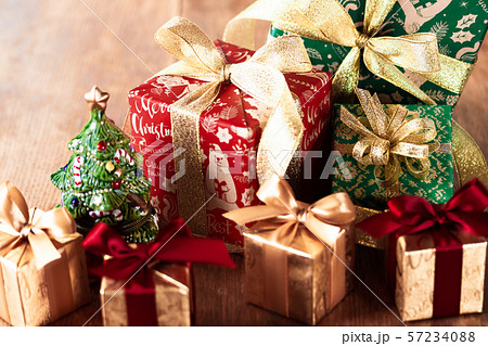 クリスマスプレゼント 57234088