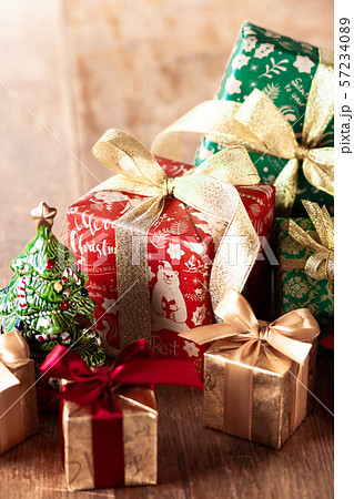 クリスマスプレゼント 57234089