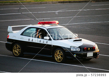 交通機動隊 高速仕様パトカー 変ら インプレッサWRX STi