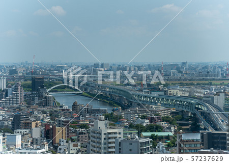 東京都からの都市景観（三郷市、松戸市方面：青空） 57237629