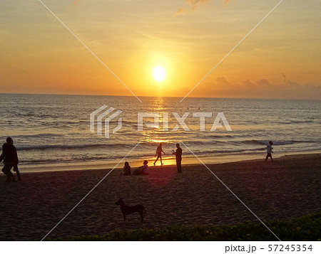 夕焼けと海 夕焼けと海 57245354