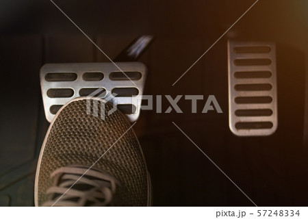 Pressing break pedal Pressing break pedal 57248334