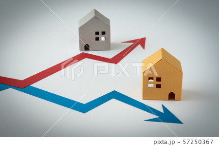 矢印 上昇 不動産 下降 物件の写真素材