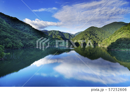 徳山ダム　徳山湖 57252606
