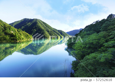 徳山ダム　徳山湖 57252610