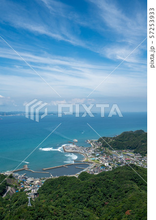鋸山の山頂展望台から見る金谷港と東京湾の風景 鋸山の山頂展望台から見る金谷港と東京湾の風景 57253933