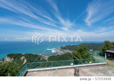 鋸山の山頂展望台から見る金谷港と東京湾の風景 鋸山の山頂展望台から見る金谷港と東京湾の風景 57253936