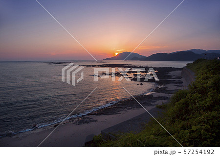 天草黒石海岸の夕陽 天草黒石海岸の夕陽 57254192