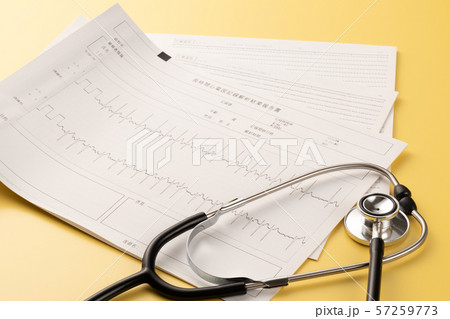 心電図　医療イメージ 57259773