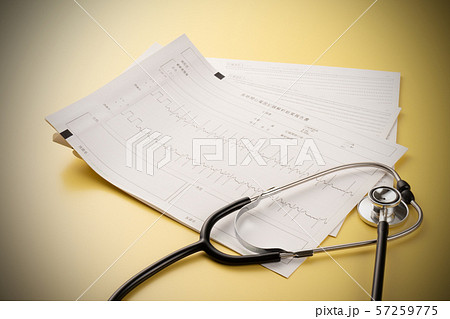 心電図　医療イメージ 57259775