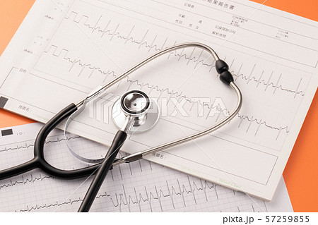 心電図　医療イメージ 57259855