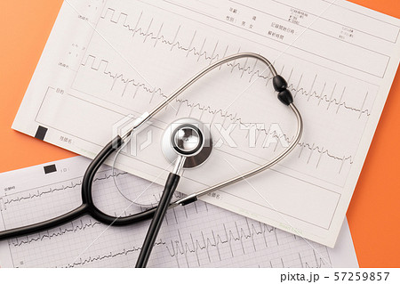 心電図　医療イメージ 57259857