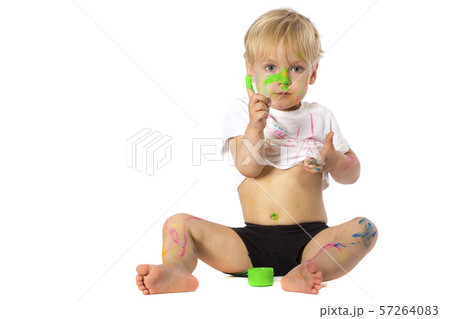 Blond kid paint plays Blond kid paint plays 57264083