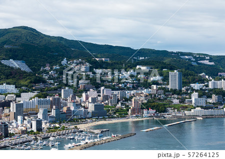 (静岡県-都市風景)高台から見渡す熱海市街の風景5 (静岡県-都市風景)高台から見渡す熱海市街の風景5 57264125