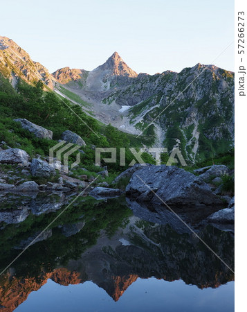 槍ヶ岳と天狗池 57266273