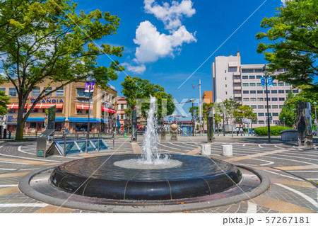 横浜風景　開港前広場から大桟橋方向　夏 57267181