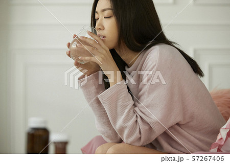 女性 体調不良 女性 体調不良 57267406