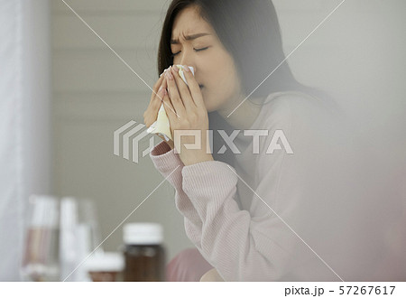 女性　体調不良 57267617