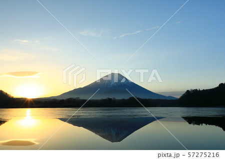 世界遺産　山梨県　精進湖　富士山 57275216